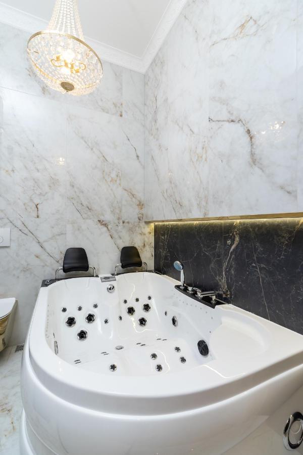 Kazimierz Studio With Jacuzzi By Renters Prestige Krakkó Kültér fotó